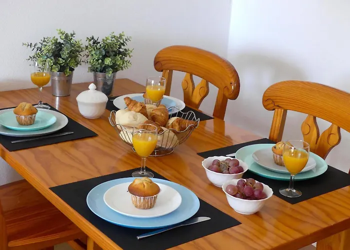 1 Bedroom Apartment With Airconditioning - Max 4 Guests Μπένιντορμ